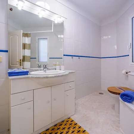 Sailor Rest En Costa Sol * طوستا ديل سيلونثيو